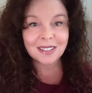 Meet your Posher, Angie